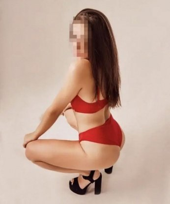 Нина, 20
